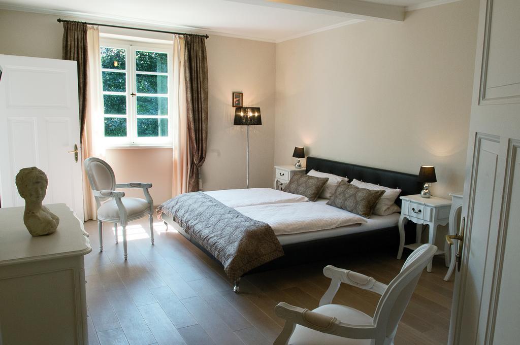 Karolingerhof Hotel Kröv Екстериор снимка