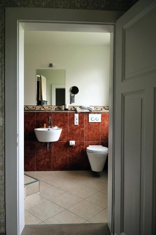 Karolingerhof Hotel Kröv Екстериор снимка