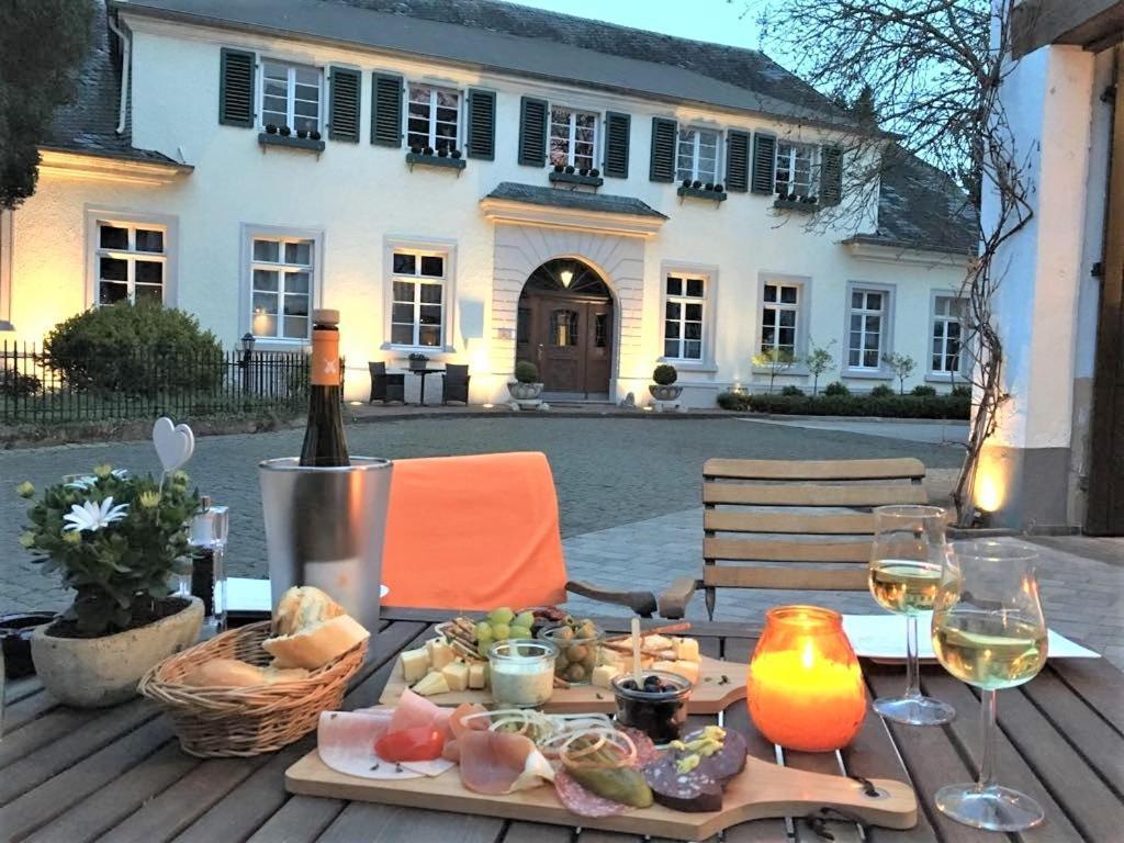 Karolingerhof Hotel Kröv Екстериор снимка